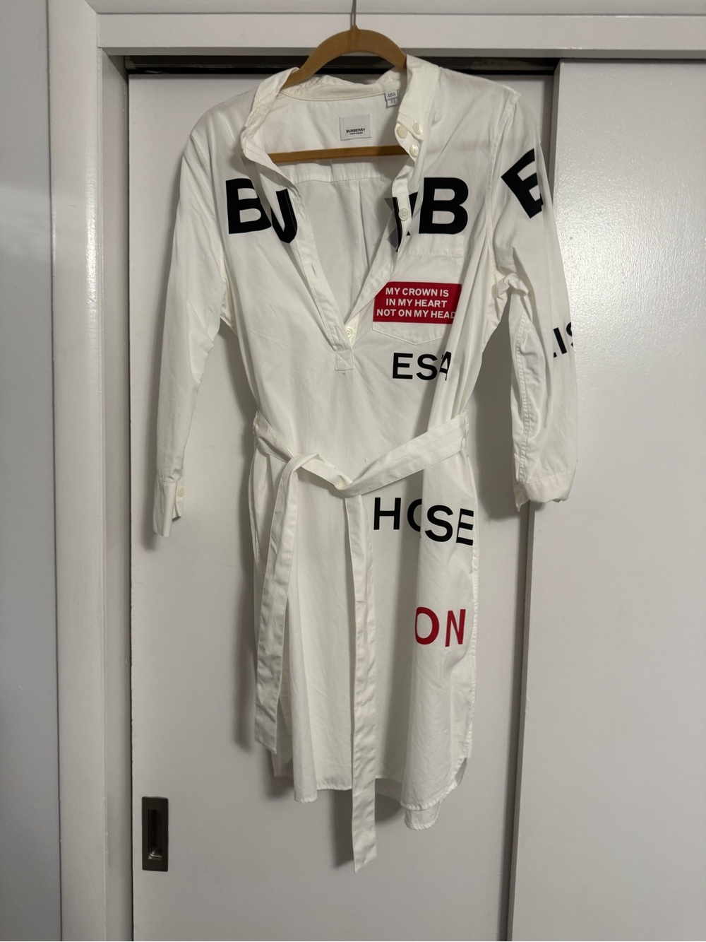10 rare Burberry White Shirt Dress with Black and Red Lettering
